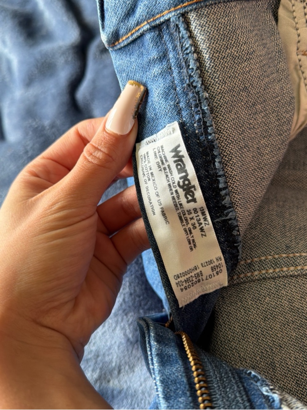 Wrangler men  Medium Blue Denim Jeans